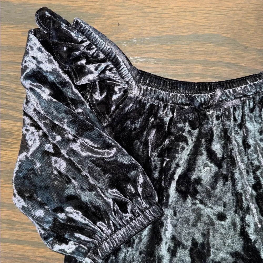 Old Navy Ruffled Velvet Peplum Top | 3T